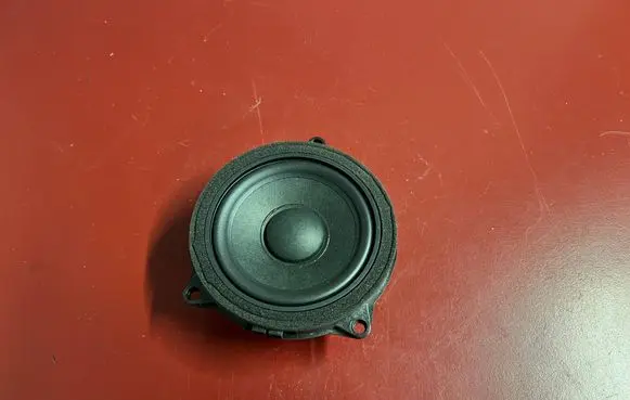 BMW X3 G01 Front door speaker 6813105 65136813105
