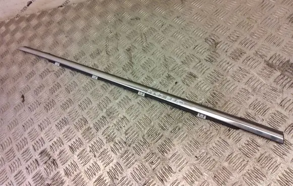 KIA Pro Cee'd III Front door glass trim molding 