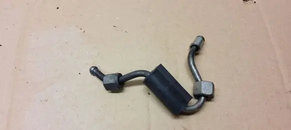 Opel Insignia A Fuel injector supply line/pipe 