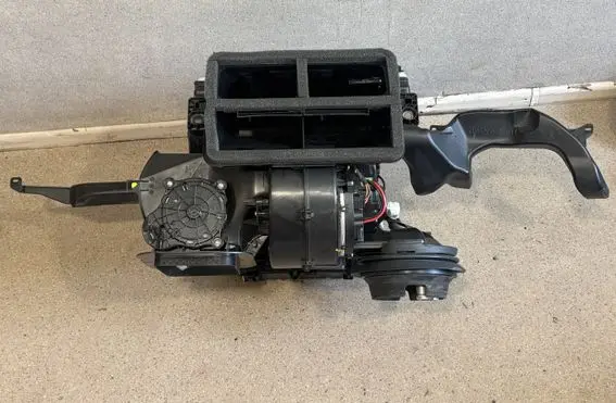 BMW X2 U10 Interior heater climate box assembly 9890102