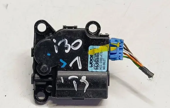 Hyundai i30 A/C air flow flap actuator/motor D332ATBAAT9 D332ATBAA