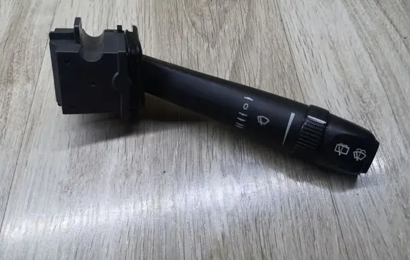 Volvo V70 Wiper control stalk 8691545