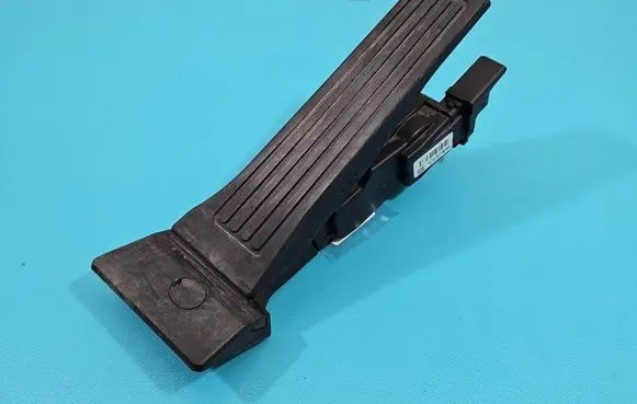 Hyundai Tucson TL Accelerator throttle pedal 32414400 IMPRK1467988