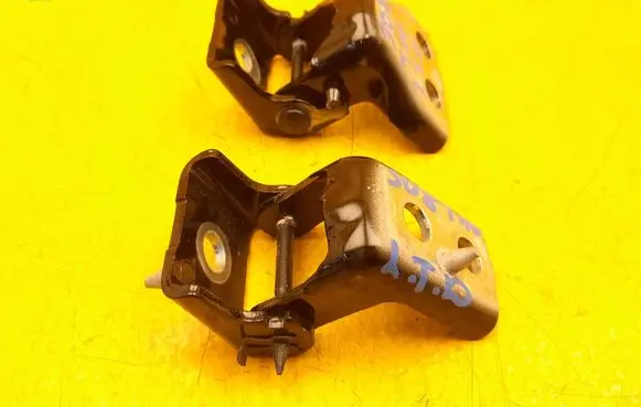 Rear door upper hinge