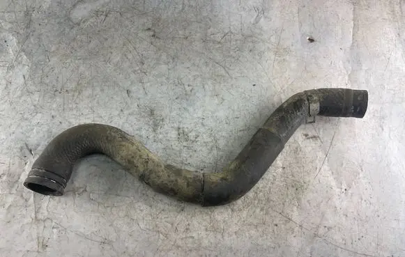 Nissan Patrol Y61 Engine coolant pipe/hose