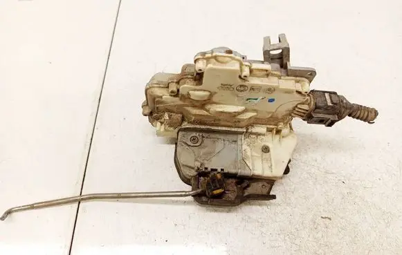 Audi A6 S6 C6 4F Front door lock 4F1837016