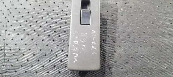 Mazda 626 Electric window control switch