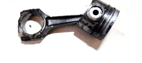 Mitsubishi Carisma Piston with connecting rod
