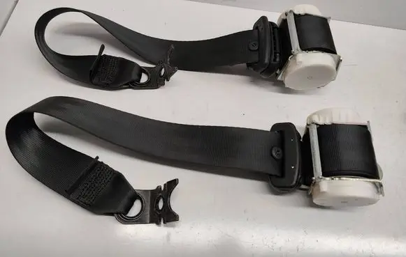 Ford Grand C-MAX Third row seat belt AM51U613B86AD3YYW AM51U613B85AD3YYW