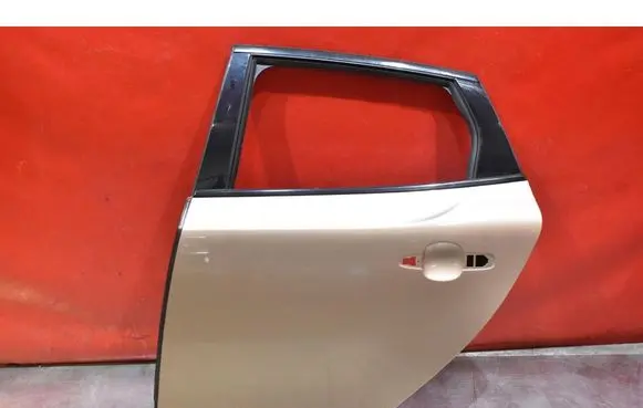 Volvo V40 Rear door