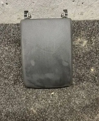 Volkswagen Touareg III Armrest 760864207