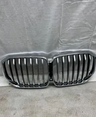 BMW X5 G05 Front bumper upper radiator grill 20240006541 7454887