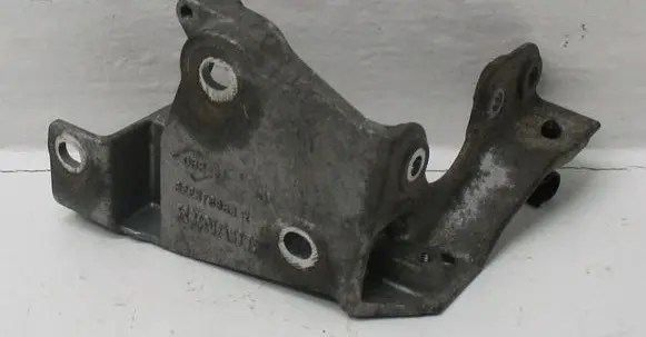 Opel Movano B Gearbox mounting bracket
