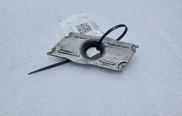 Audi Q7 4L Fuel Injector clamp holder 059103113E