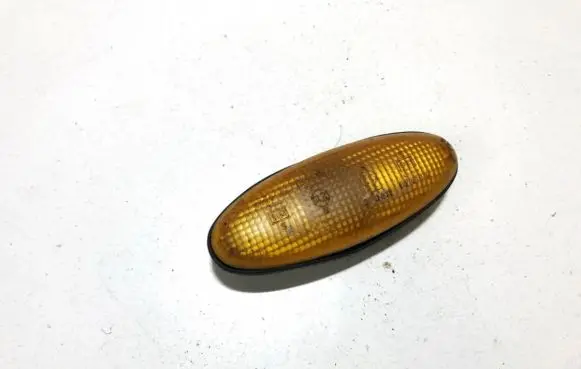 Mazda 626 Front fender indicator light 21461612 214-61612