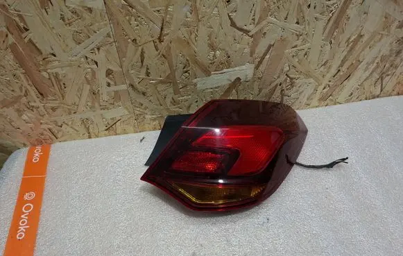 Opel Astra J Rear/tail lights 1090098