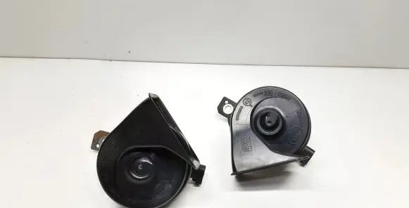 Volvo V70 Horn signal 31276805 31276806