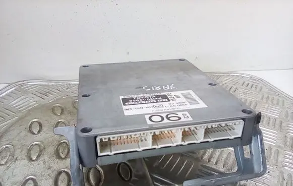 Toyota Yaris Engine control unit/module 8966152064 2110007214