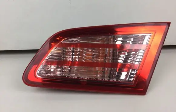 Infiniti G35 Tailgate light lenses