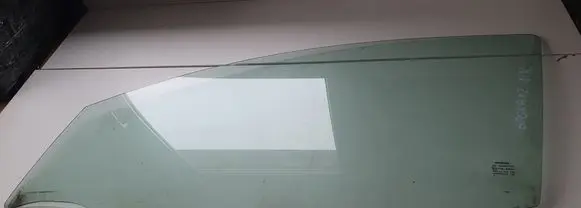 Nissan Qashqai+2 Front door window glass four-door