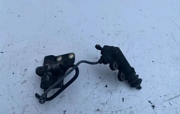 Clutch slave cylinder