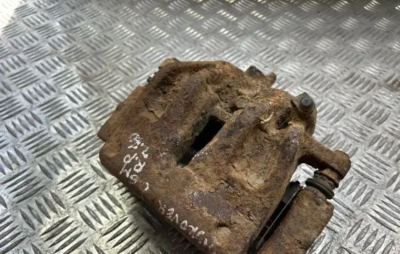 Land Rover Discovery 3 - LR3 Front brake caliper