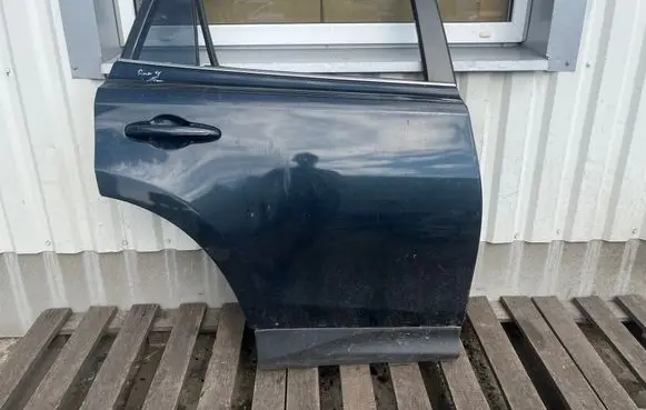 Toyota RAV 4 (XA40) Rear door