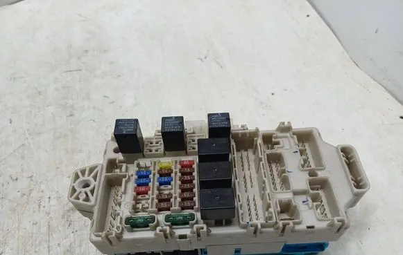 Mitsubishi Outlander Fuse box set MR587875 G8C223M3C 605160067