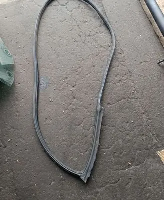 BMW 5 GT F07 Front door rubber seal 7196350