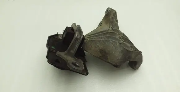 Nissan Qashqai+2 Engine mount bracket 11210JD500
