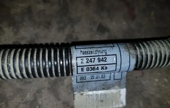 BMW 5 E39 Positive cable (battery) 2247943