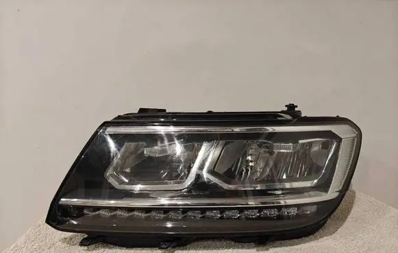 Volkswagen Tiguan Headlight/headlamp 030110123112 5NB941035D