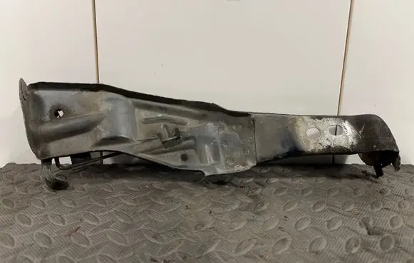 Audi A6 S6 C4 4A Radiator mount bracket 4A0805807