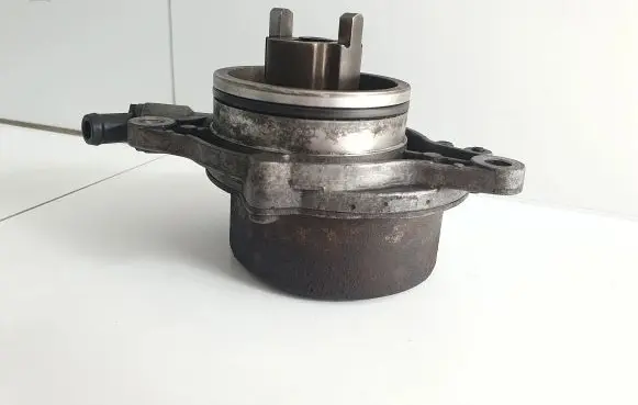 BMW X5 E70 Vacuum pump