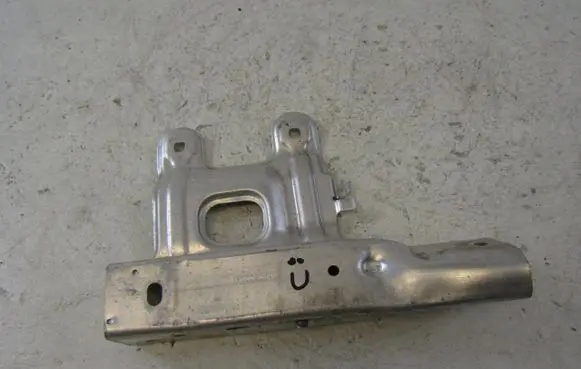 BMW 1 F20 F21 Front bumper mounting bracket 7266194