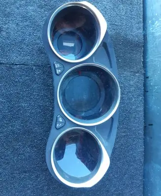Speedometer (instrument cluster)