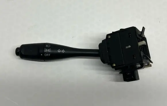 Mitsubishi Pajero Light switch MR570117