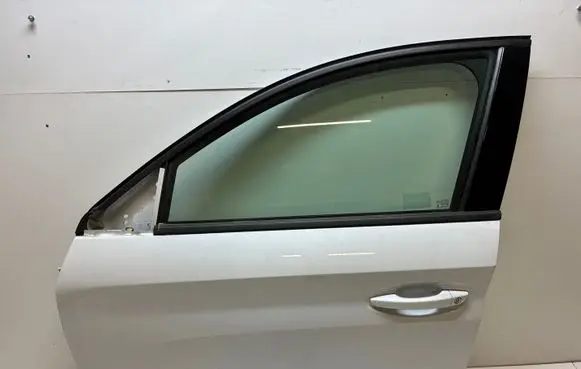 Peugeot 208 II Front door 
