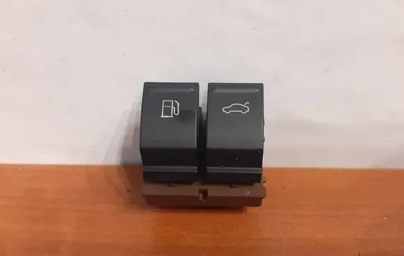 Volkswagen PASSAT B6 Fuel tank opening switch 3C0959903B