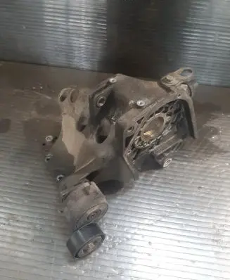 Opel Zafira B Fuel pump bracket 55187918