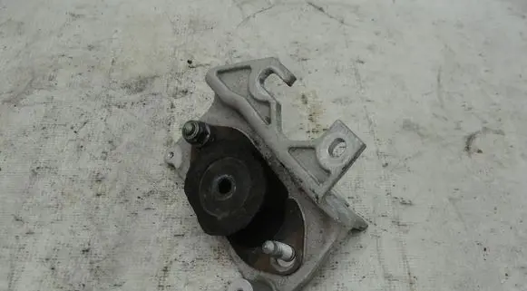 Renault Captur Gearbox mounting bracket 112228880R