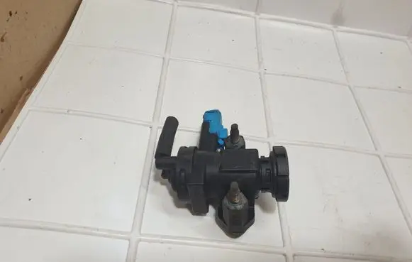 Citroen C5 Turbo solenoid valve 635704380 0928400414