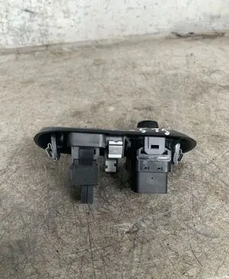 Citroen C4 Cactus Wing mirror switch 96673722zd