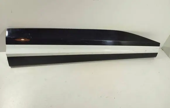 KIA Sportage Front door trim (molding) 8724R2300