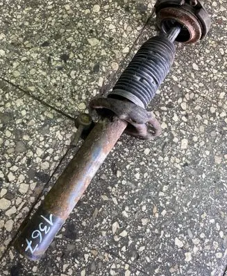 Volkswagen Golf V Front shock absorber/damper