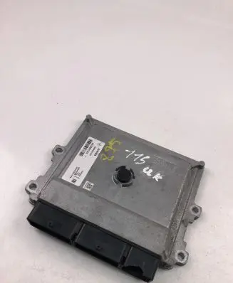 Renault Clio IV Engine control unit/module ECU 237109221R 237105499R