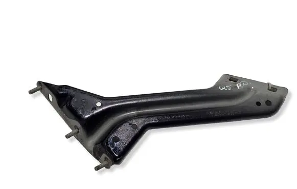 Audi Q5 SQ5 Fender mounting bracket 8R0821136
