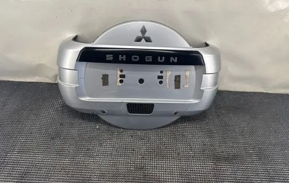 Mitsubishi Shogun Spare wheel section trim 6430A117