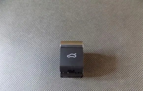 Audi RS5 Tailgate opening switch 4M0959831A