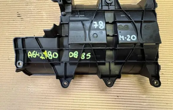 Mercedes-Benz E W212 Oil breather separator A6421800885